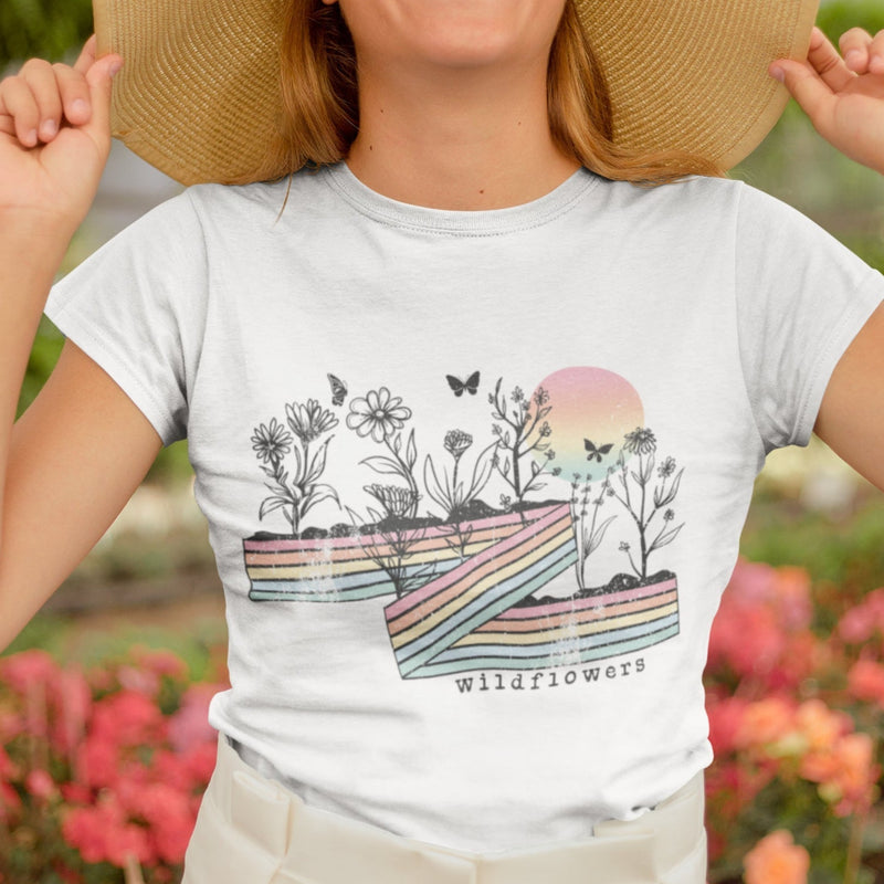 Women's Retro Wildflowers T-Shirt - Best Printed Design Tshirt Tees for Ladies Girls Friends & Family