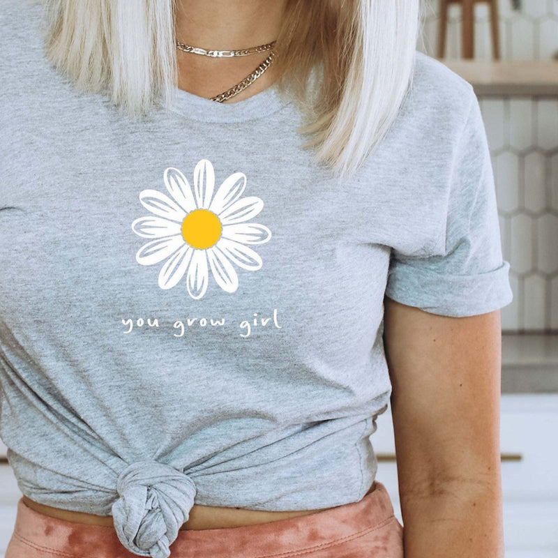 Women's Retro Daisy Grow Girl T-Shirt - Best Printed Design Tshirt Tees for Ladies Girls Friends & Family